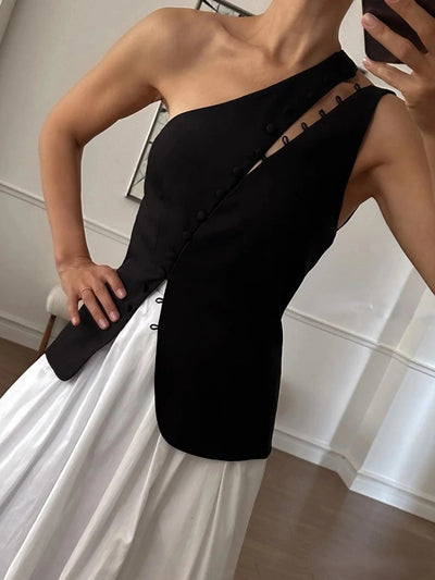 Shoulder Button Detail top