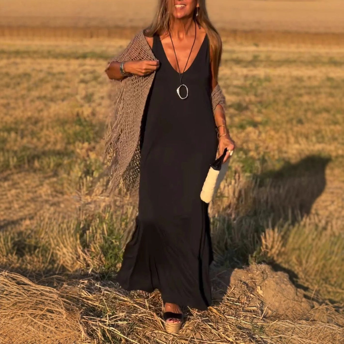 Élyse™ | Elegant Sleeveless Maxi Dress with Refined V-Neck