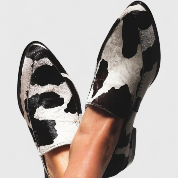 Elegant Macarena Low-Heeled Loafers with Animal Print